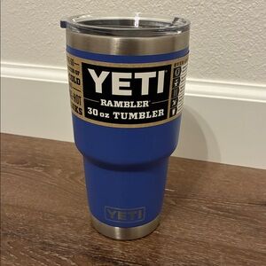 YETI Rambler 30 oz Tumbler W/ Magslider Lid Ultramarine Violet. New *see note